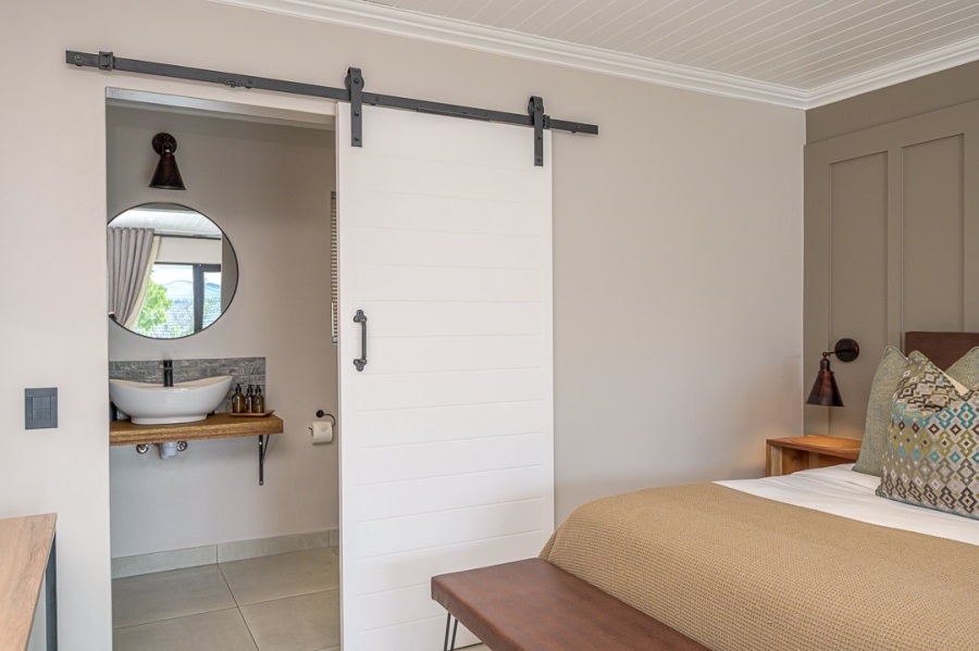 9 Bedroom Property for Sale in Westcliff Western Cape